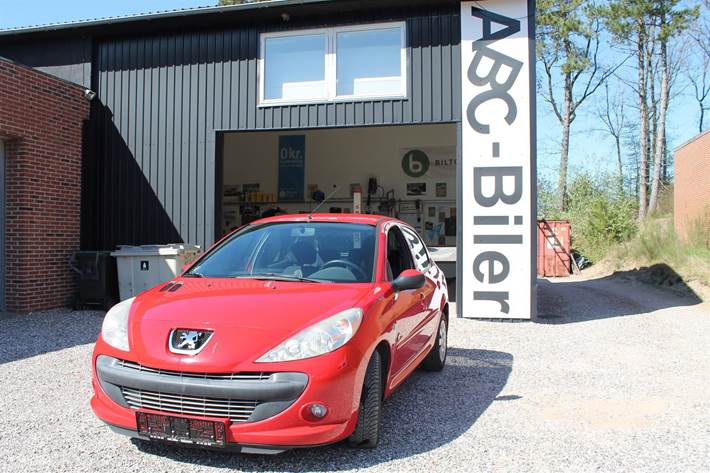 Rød Peugeot 206+ fra 2012
