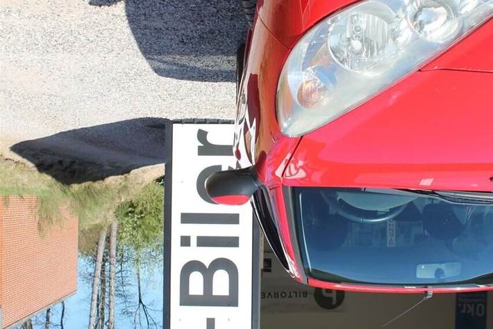 Rød Peugeot 206+ fra 2012