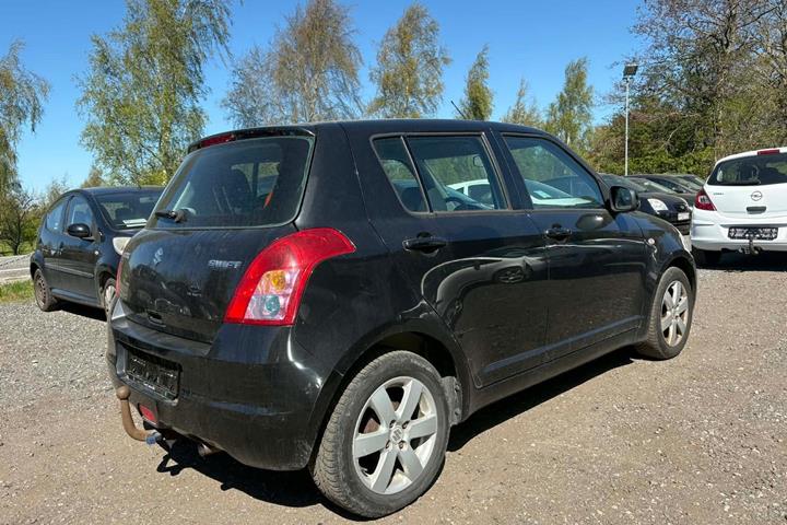 Sort Suzuki Swift fra 2008