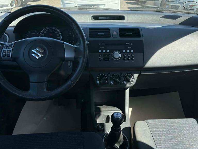 Suzuki Swift 1,3