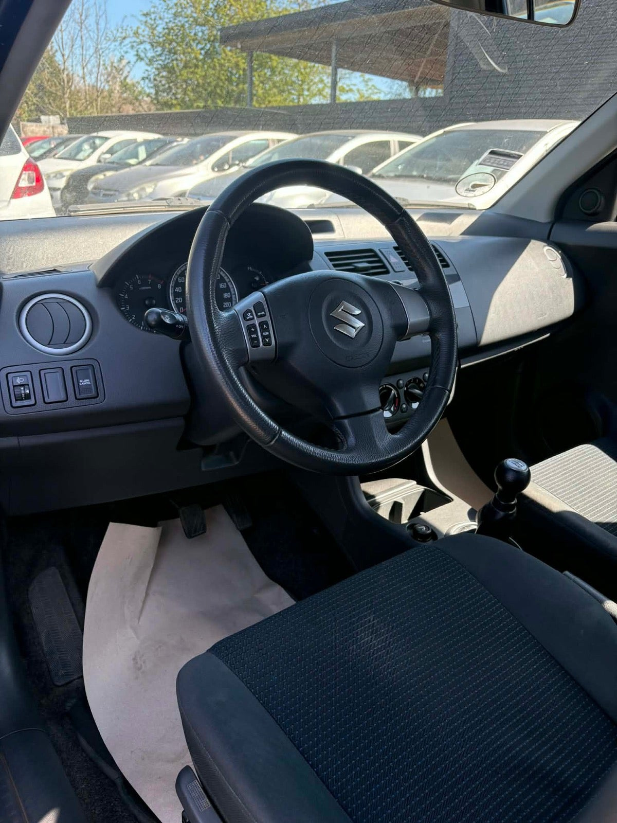 Sort Suzuki Swift fra 2008