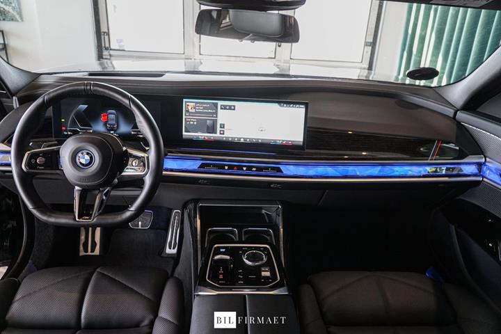 Sort BMW i7 fra 2024