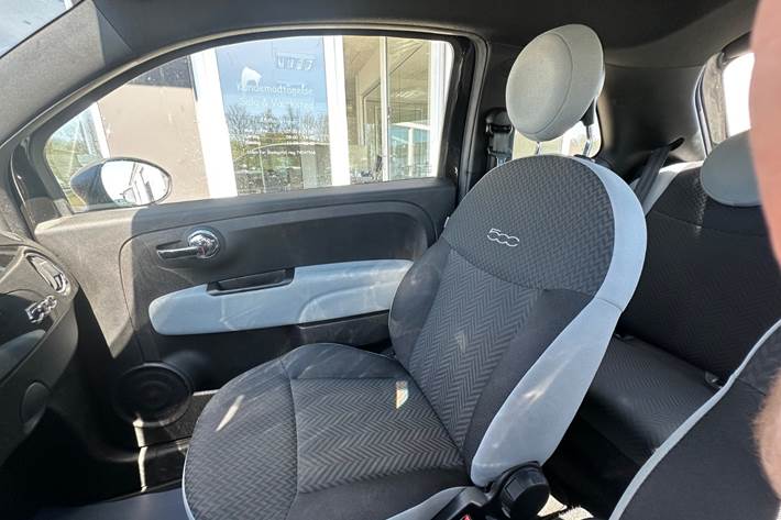 Sort Fiat 500 fra 2020
