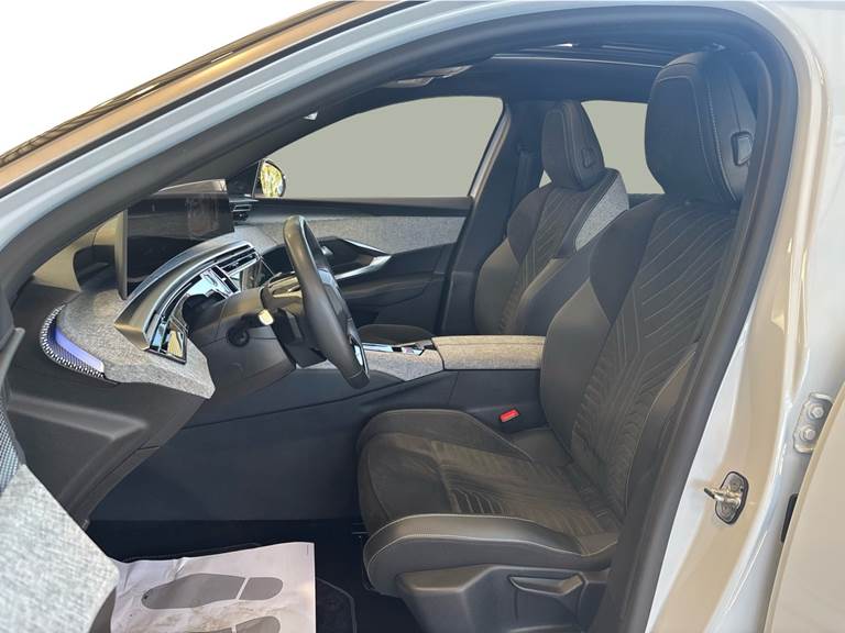 Peugeot e-3008 77 GT Pack