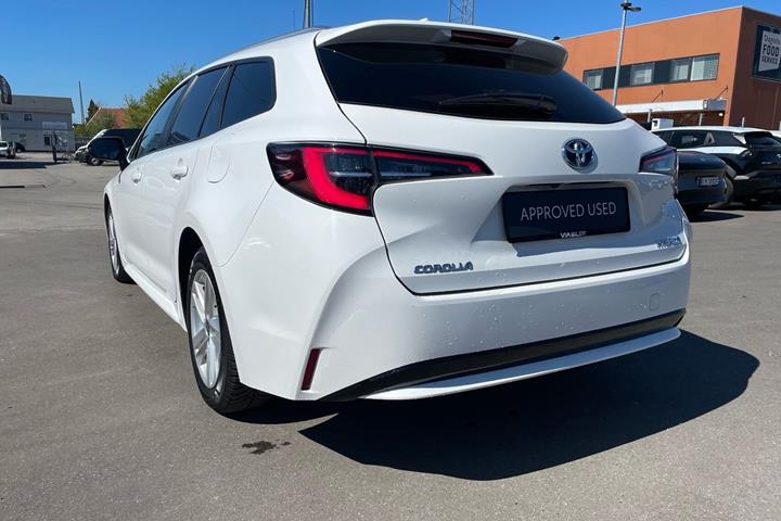 Hvid Toyota Corolla fra 2022