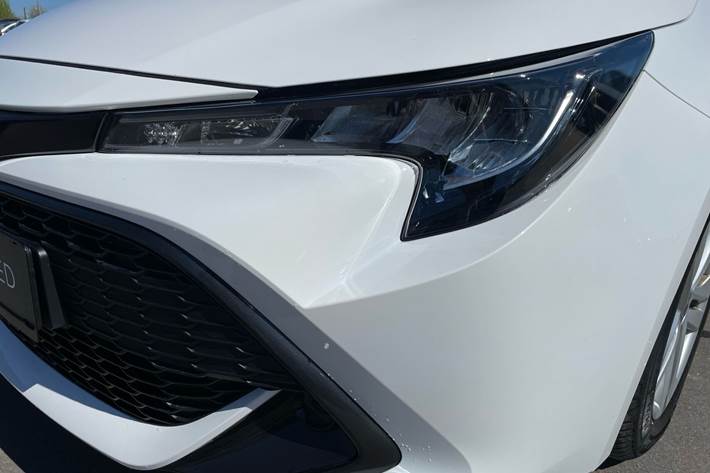 Hvid Toyota Corolla fra 2022