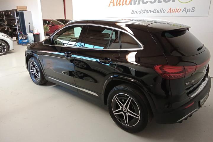 Sort Mercedes EQA250+ fra 2024