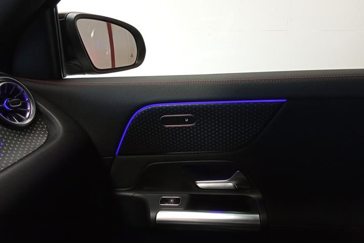 Sort Mercedes EQA250+ fra 2024