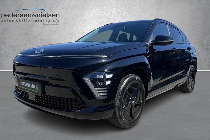 Sort Hyundai Kona fra 2025 set udefra