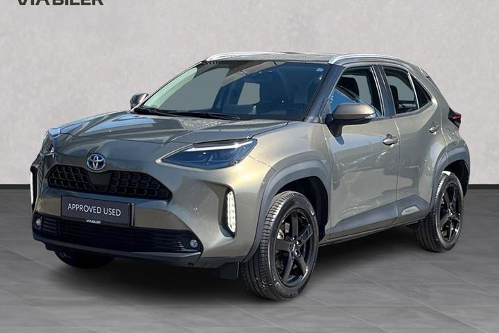 Bronze Toyota Yaris Cross fra 2022 set udefra