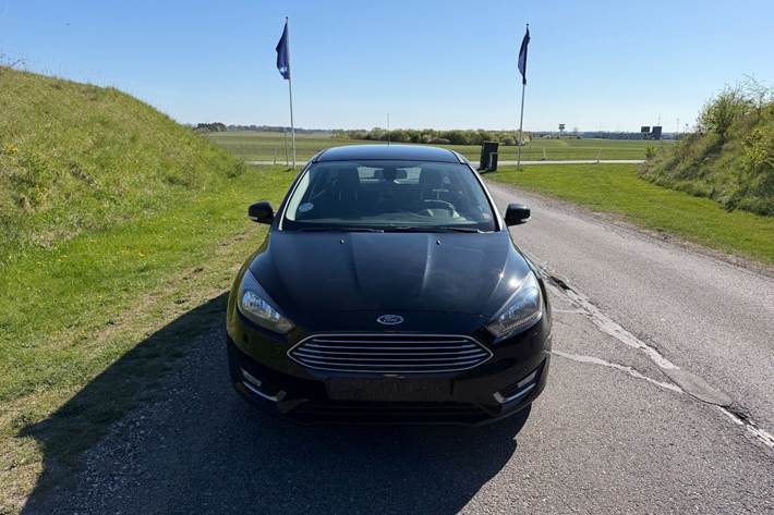 Sort Ford Focus fra 2016