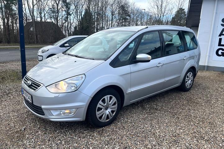 Sølv Ford Galaxy fra 2011