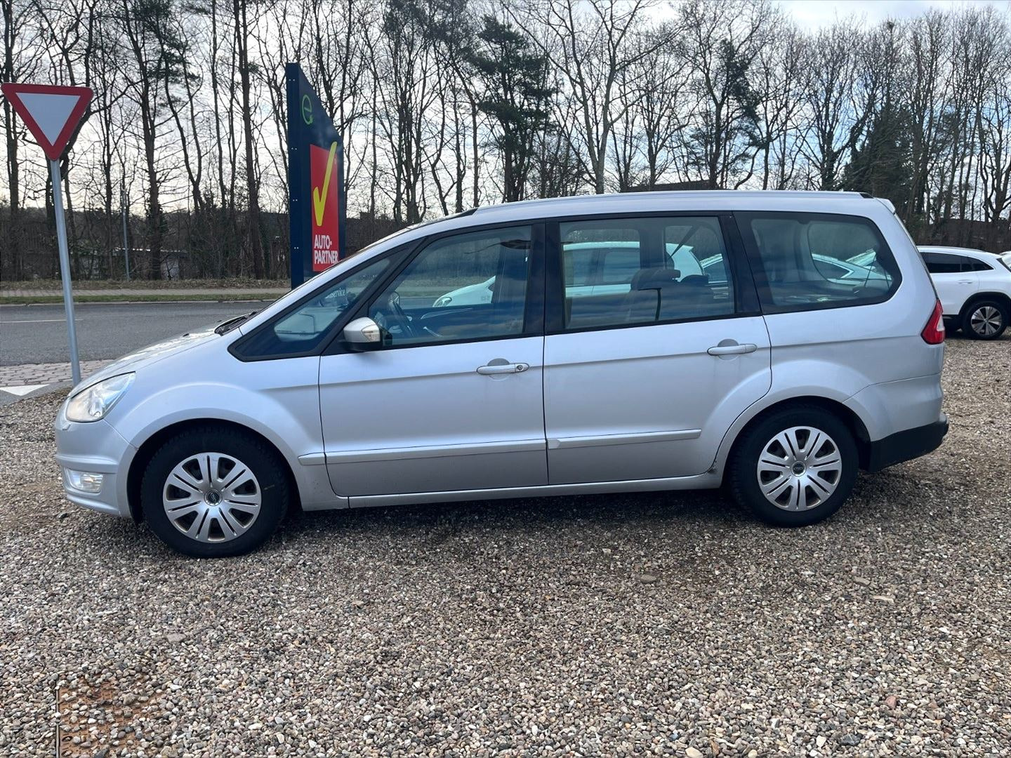 Sølv Ford Galaxy fra 2011