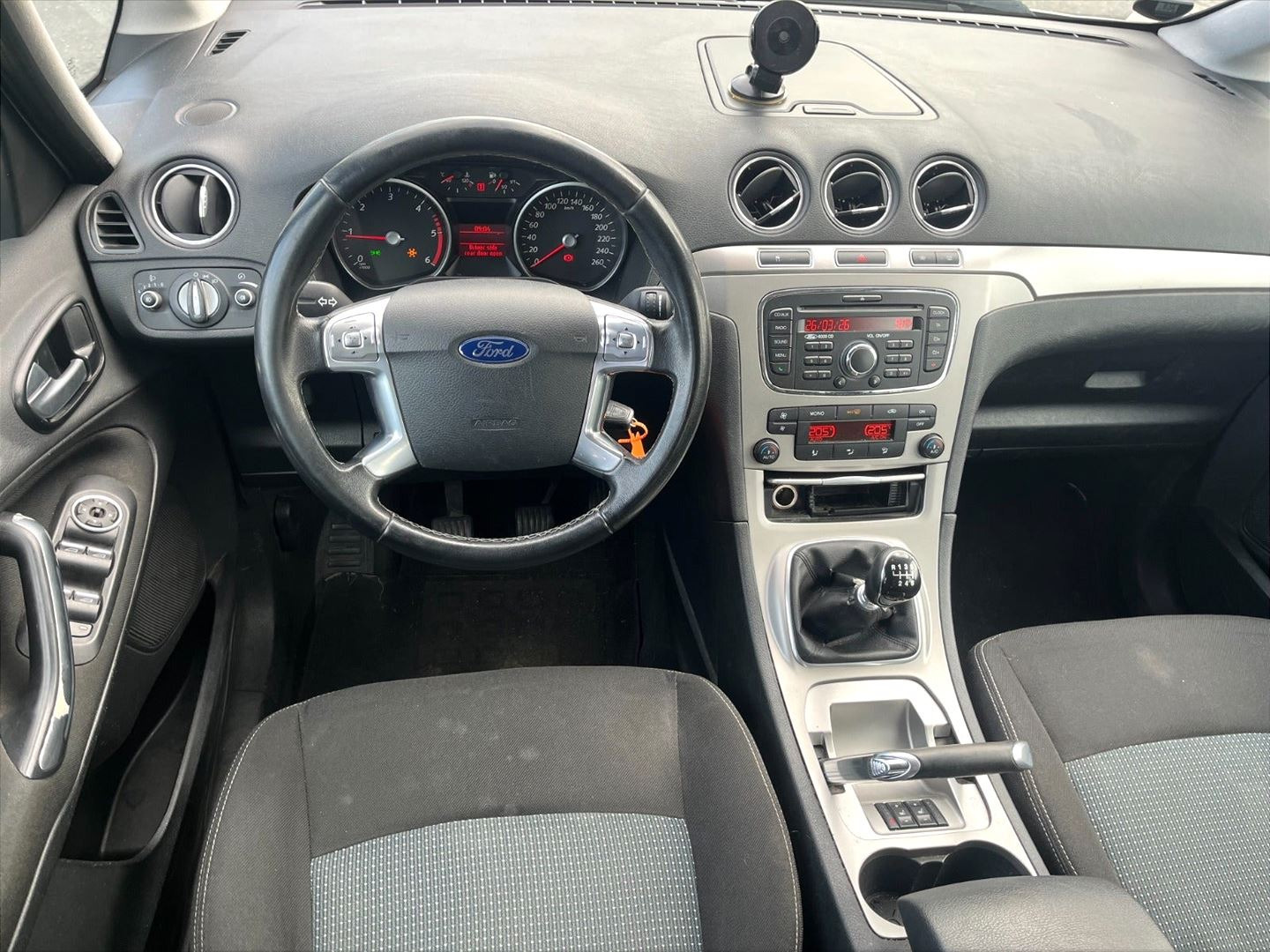 Sølv Ford Galaxy fra 2011