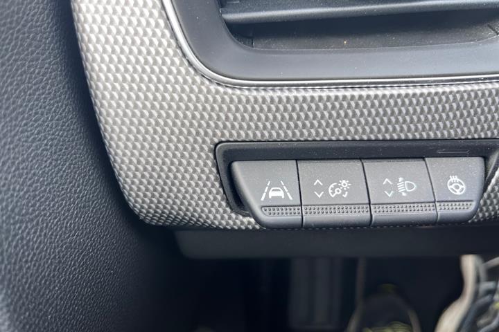 Grå Renault Arkana fra 2023