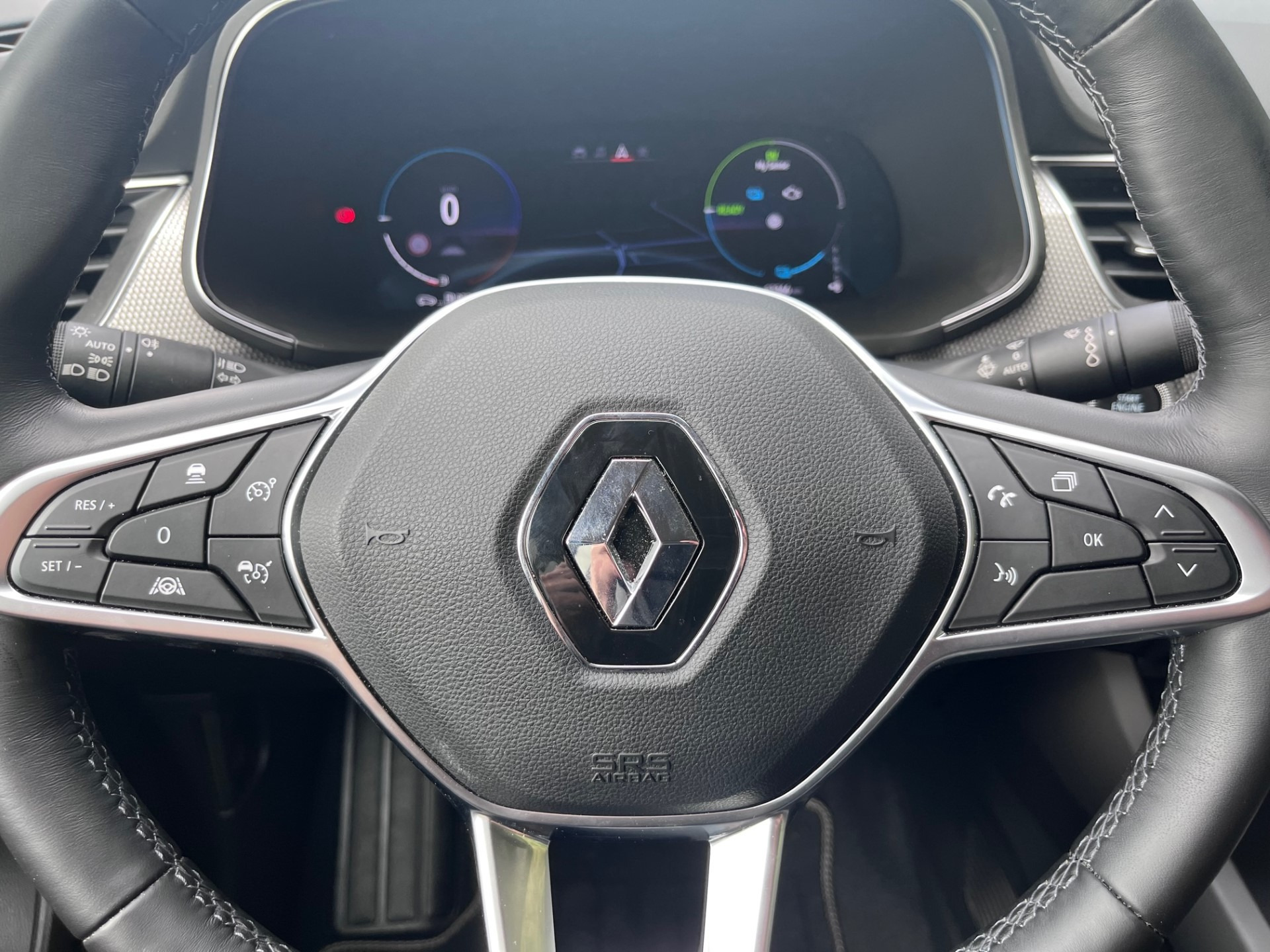 Grå Renault Arkana fra 2023