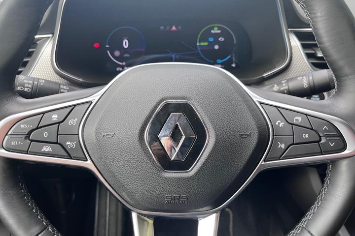 Grå Renault Arkana fra 2023