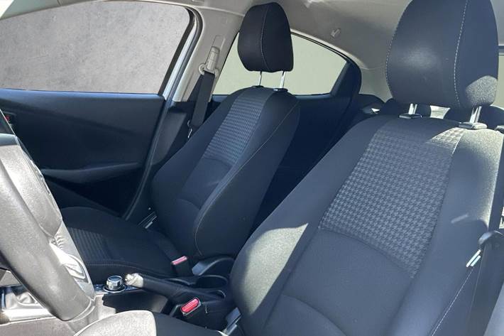 Hvid Mazda 2 fra 2019