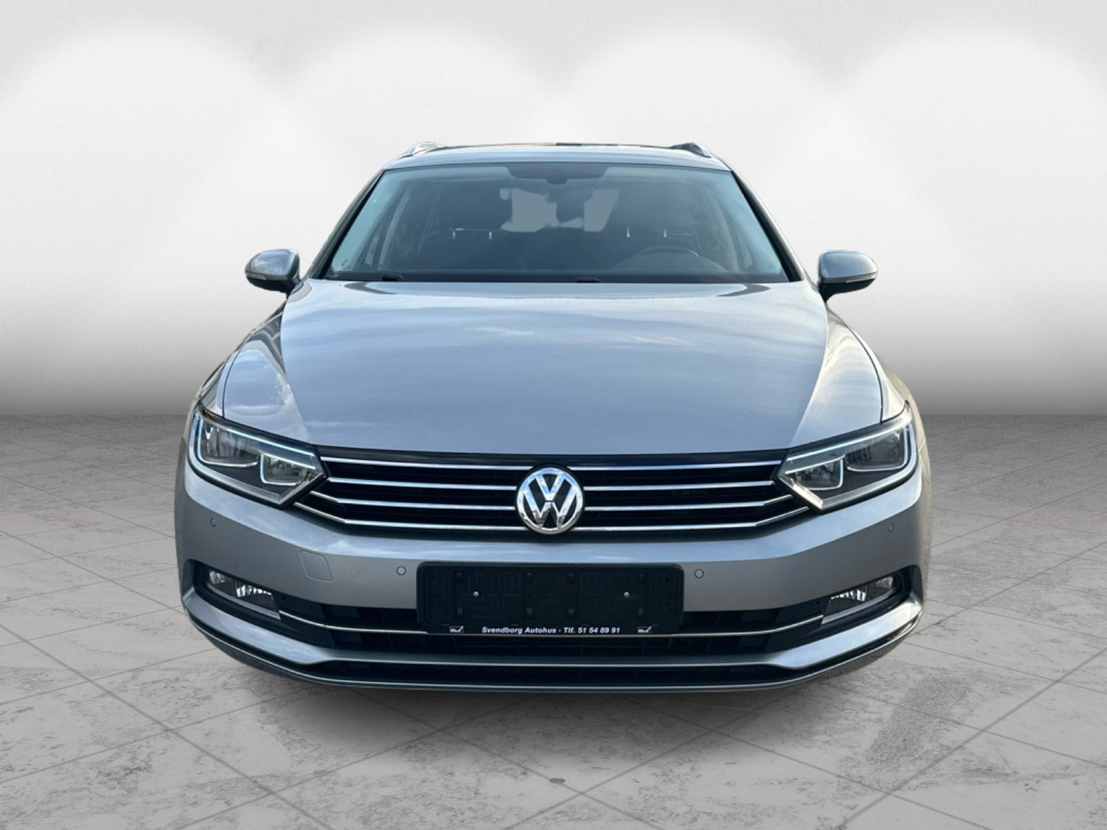 Sølv VW Passat fra 2016