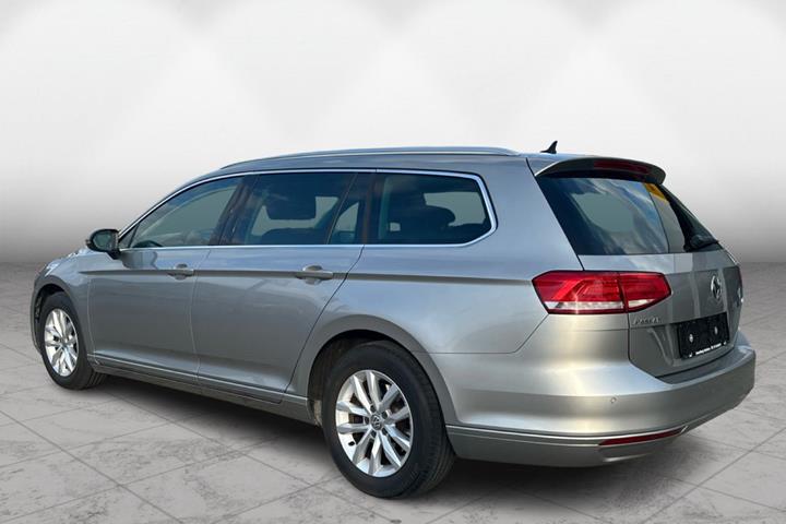 Sølv VW Passat fra 2016