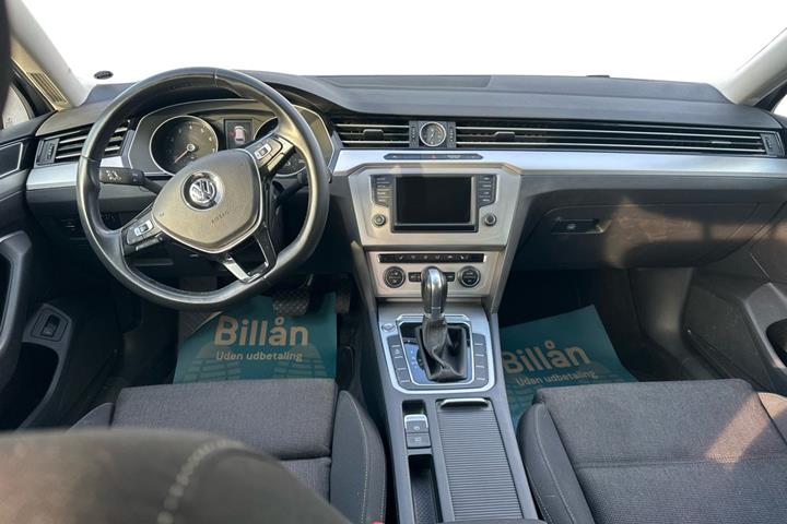 Sølv VW Passat fra 2016