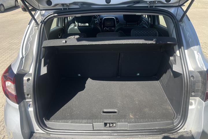 Grå Renault Captur fra 2018