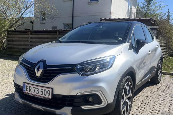 Grå Renault Captur fra 2018