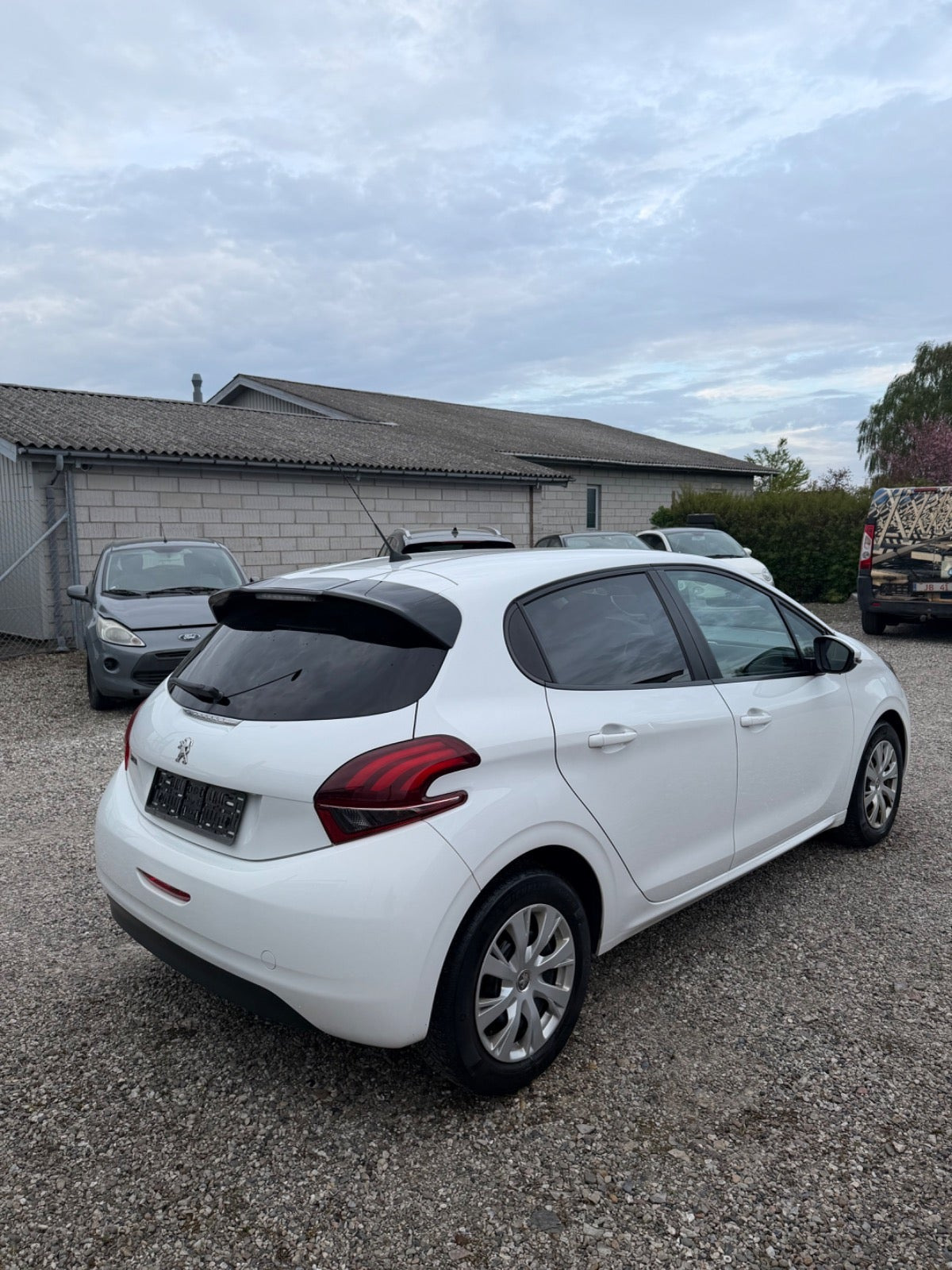 undefined Peugeot 208 fra 2017