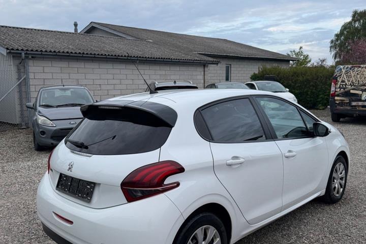 undefined Peugeot 208 fra 2017