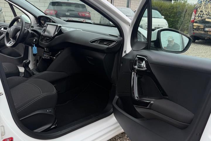 undefined Peugeot 208 fra 2017