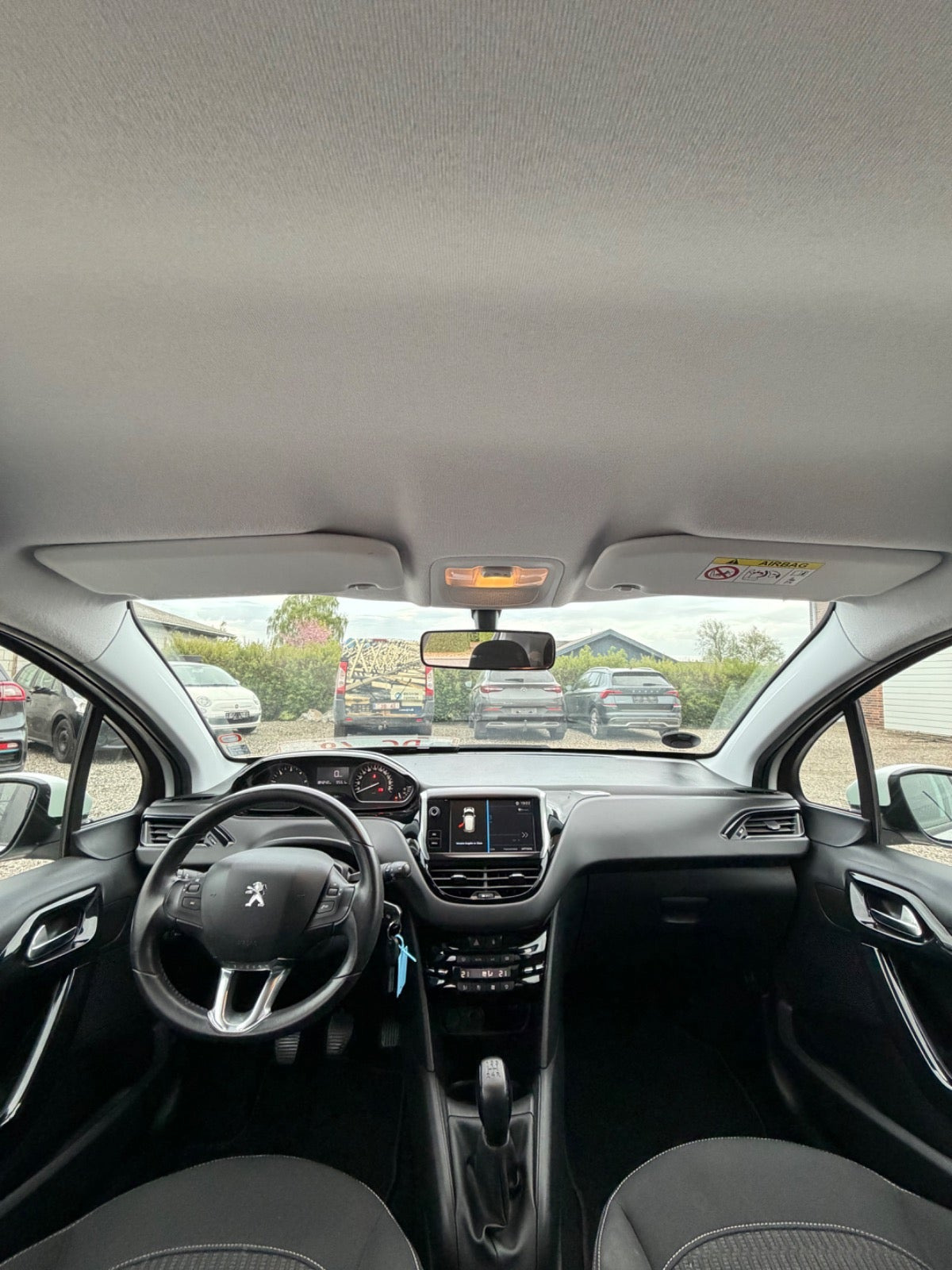 undefined Peugeot 208 fra 2017