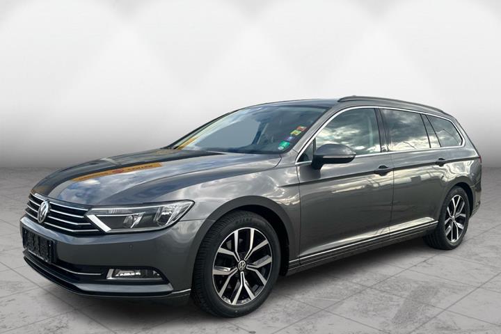 Grå VW Passat fra 2017 set udefra