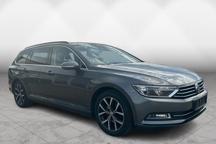 Grå VW Passat fra 2017