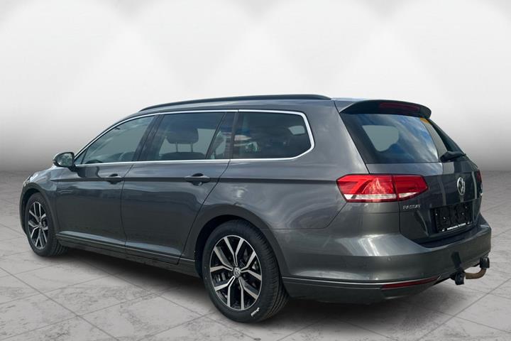 Grå VW Passat fra 2017