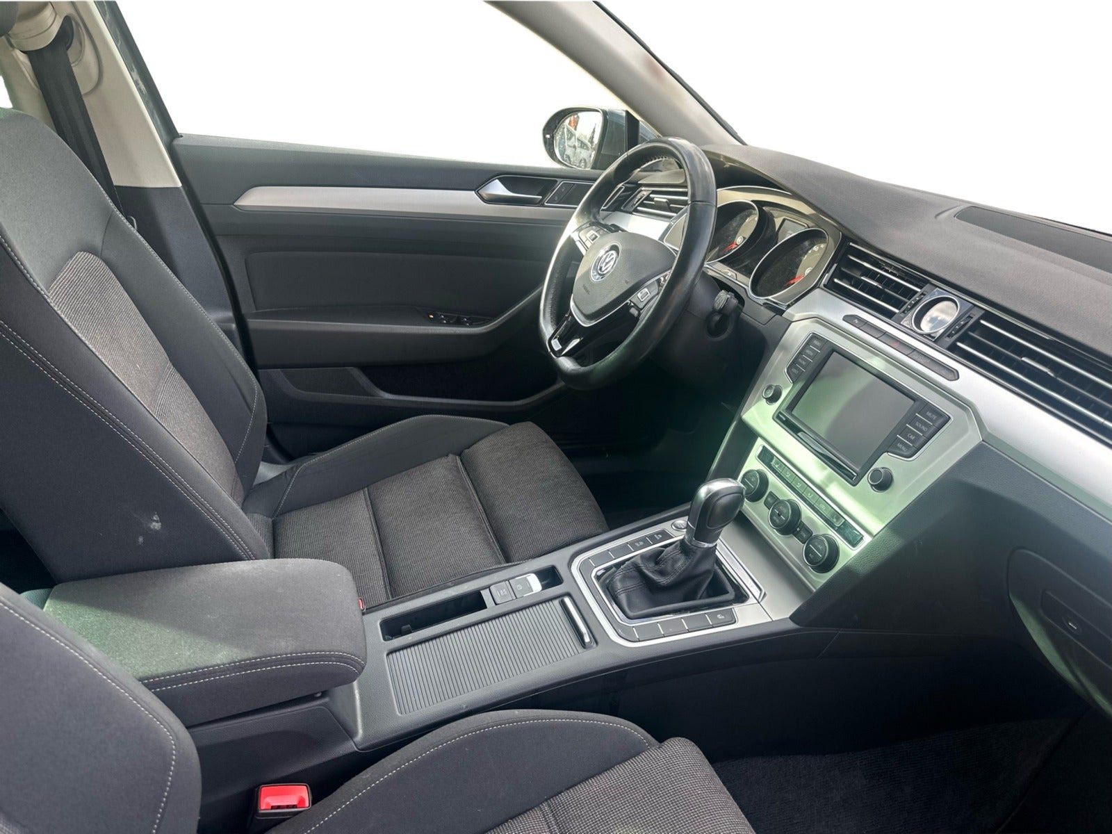 Grå VW Passat fra 2017