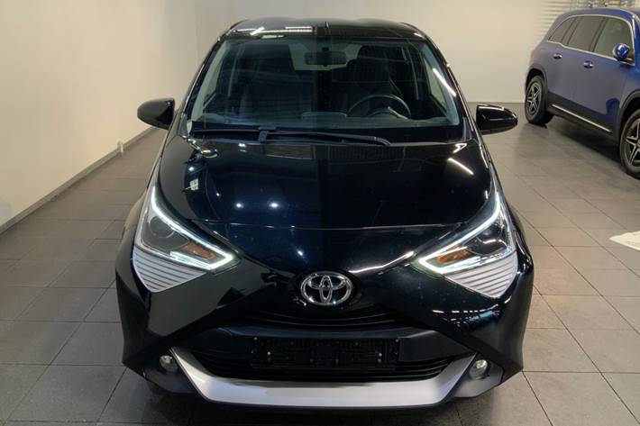 Sort Toyota Aygo fra 2020