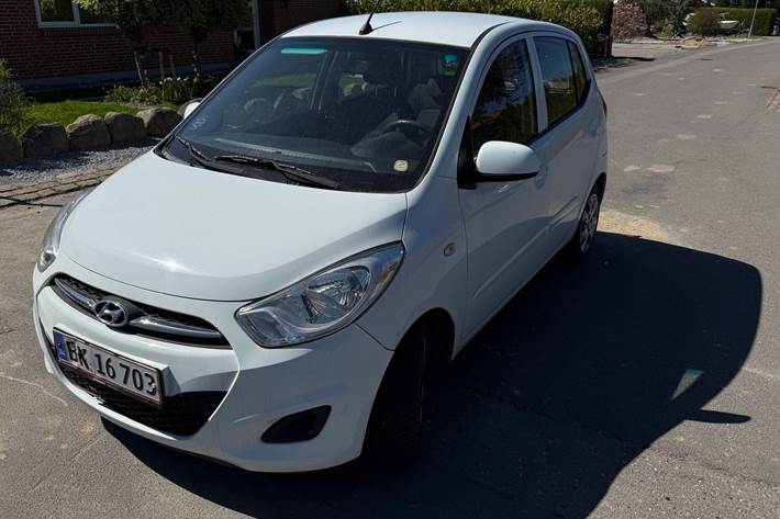 Hvid Hyundai i10 fra 2013