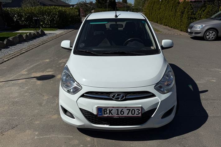 Hvid Hyundai i10 fra 2013