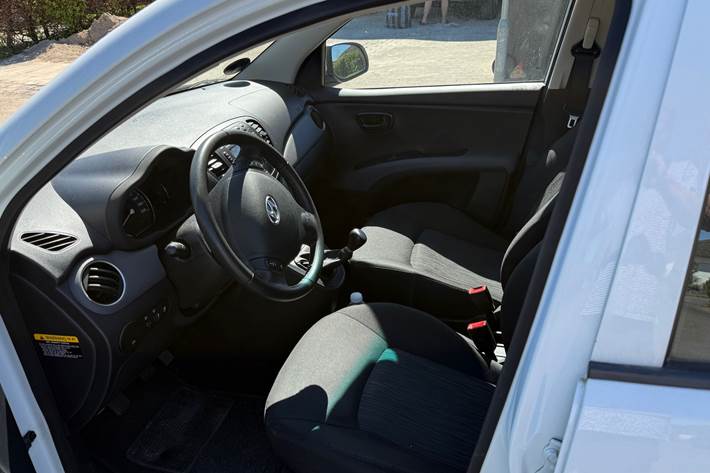 Hvid Hyundai i10 fra 2013