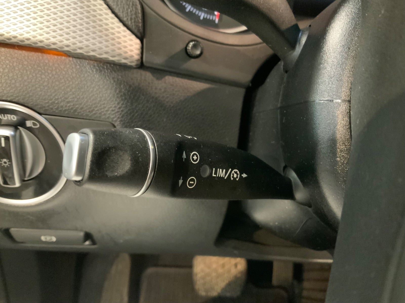 Sort Mercedes B200 d fra 2018