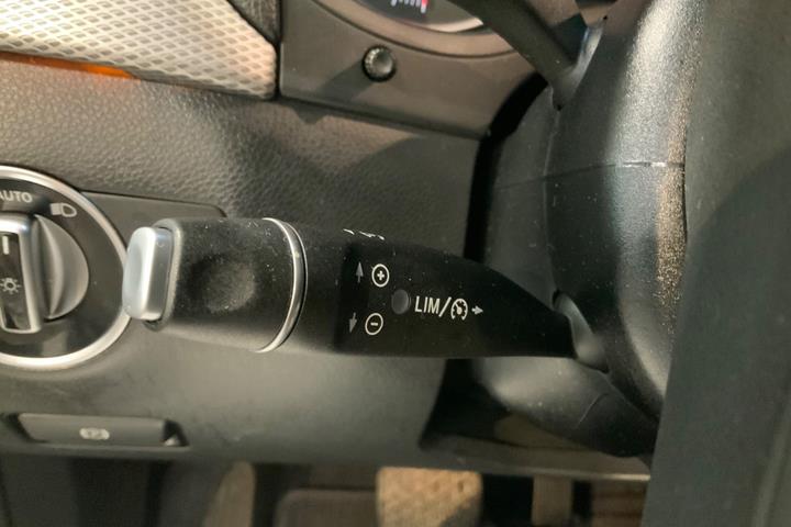 Sort Mercedes B200 d fra 2018