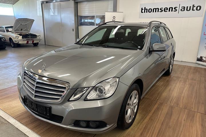 Grå Mercedes E200 fra 2010