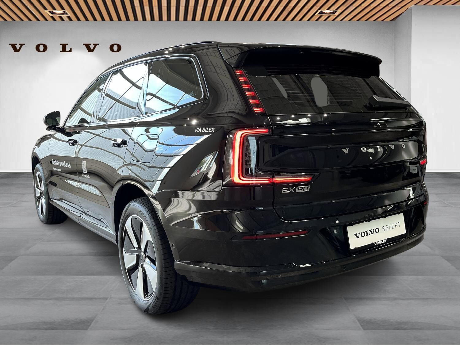 Sort Volvo EX90 fra 2025