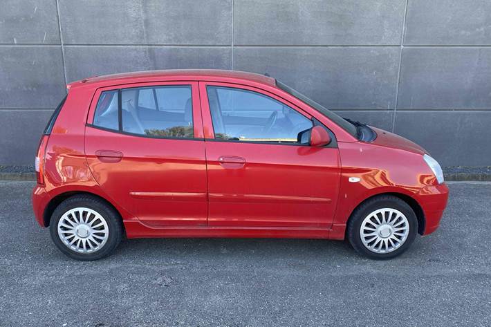 Rød Kia Picanto fra 2006