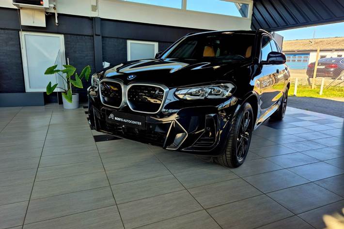 Sort BMW iX3 fra 2024