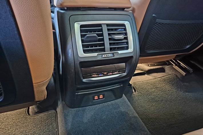 Sort BMW iX3 fra 2024