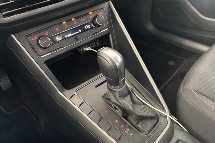 Grå VW Polo fra 2018