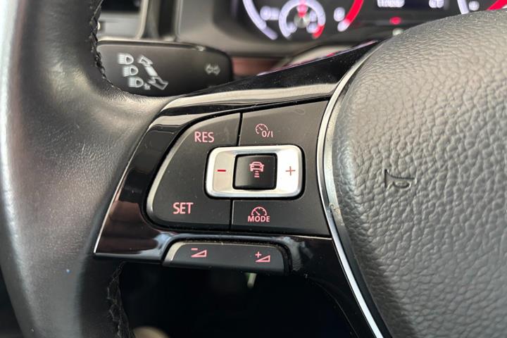 Grå VW Polo fra 2018