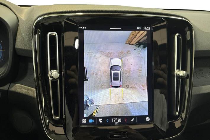 Hvid Volvo XC40 fra 2023