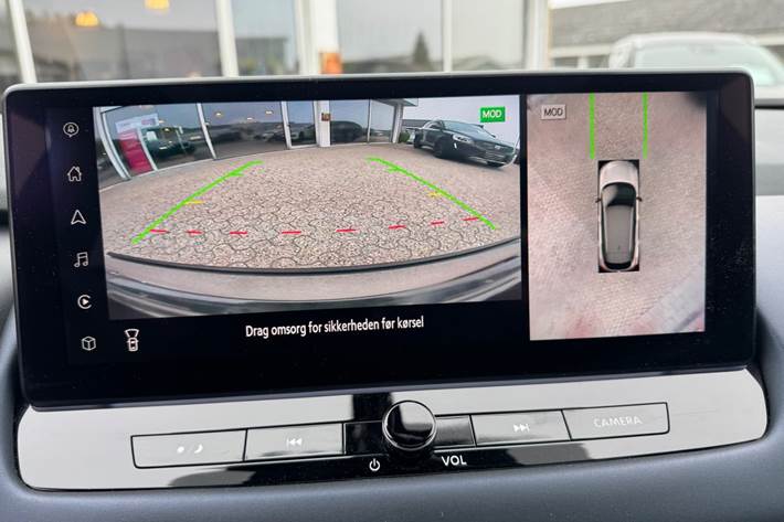 Blå Nissan Qashqai fra 2023